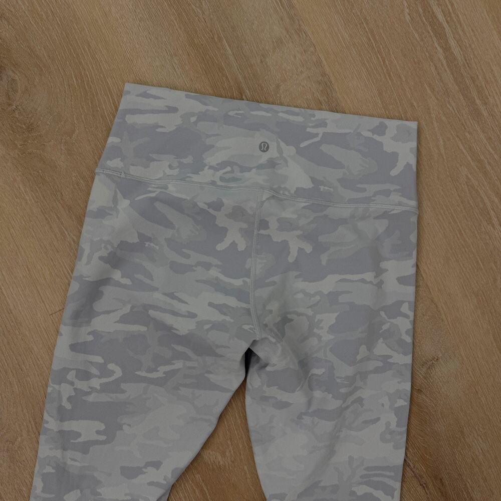 Women’s Lululemon Wunder Under Leggings White Camouflage Print Size 12 - Picture 6 of 8